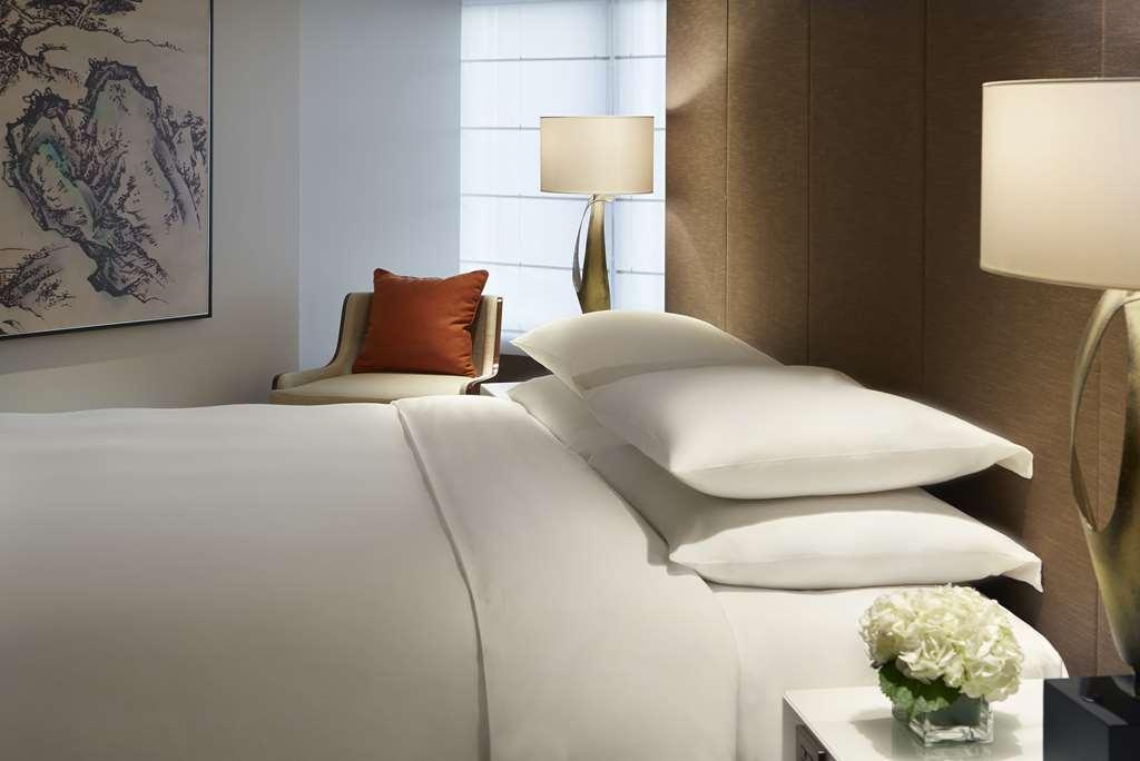 Hotel Grand Hyatt Taipéi Habitación foto A guest room at the Four Seasons Hotel